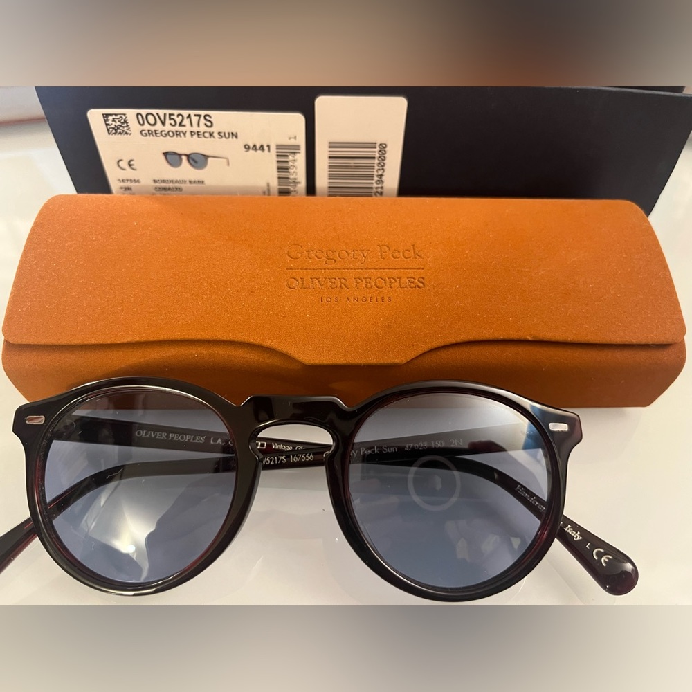 OLIVER PEOPLES Gregory Peck Sun in 47mm Bordeaux Bark/Cobalto MSRP$486 LEGENDARY